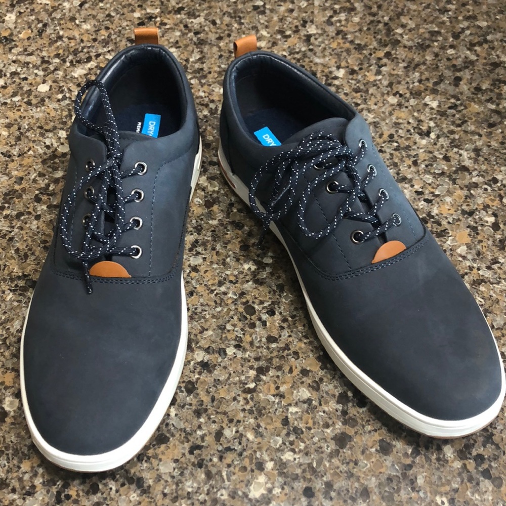 St. John’s Bay Men’s Shoes Sz 10